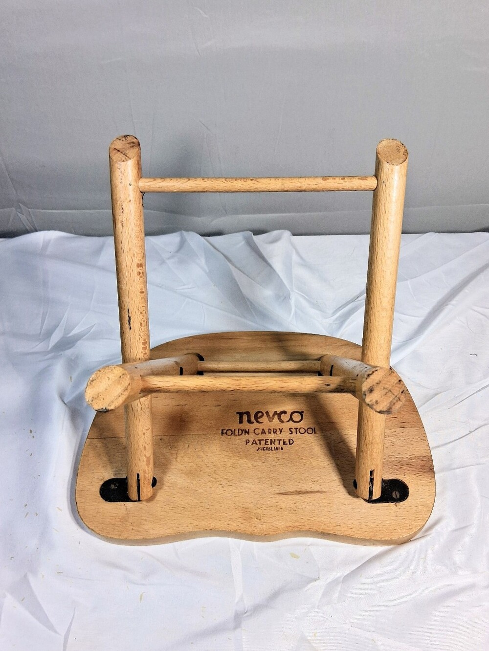 Nevco Yugoslavia Vintage 1950's Strong Collapsible Folding Milking/Planter Stool - Picture 9 of 13